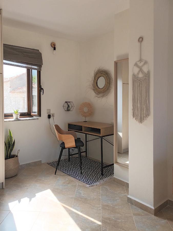 Kir-yiannis Stonehouse @areopoli Areopoli